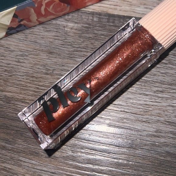 NIB “Grace” Pley Beauty Lust + Found Lip Gloss Lacquer - Picture 3 of 3